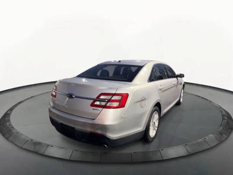 2017 Ford Taurus SEL