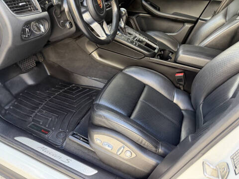 2018 Porsche Macan S