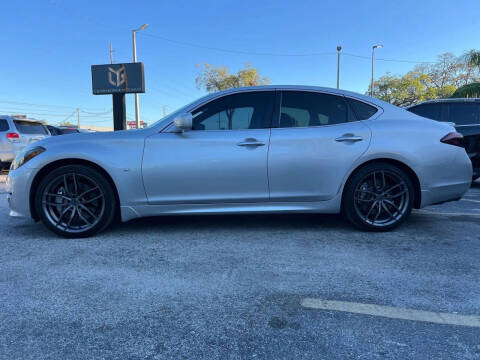 2014 Infiniti Q70 3.7