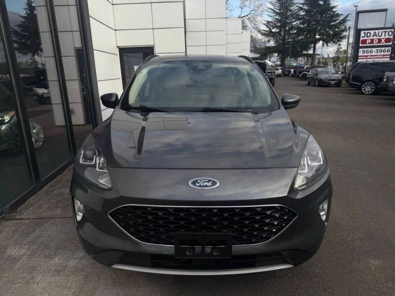 2020 Ford Escape Titanium