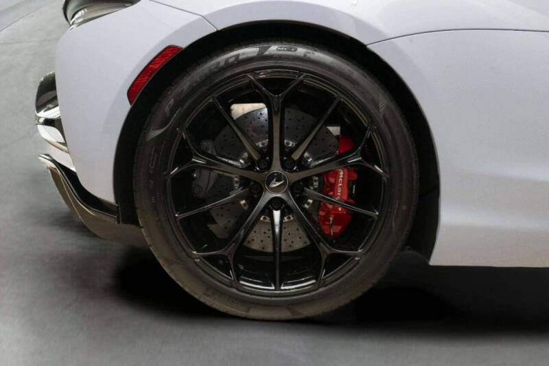 2023 McLaren Artura