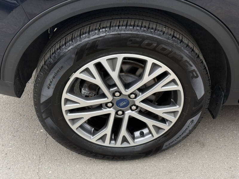 2021 Ford Escape SEL