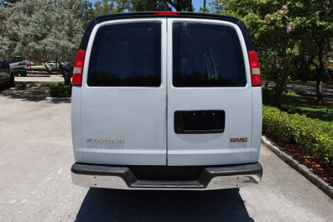 2017 GMC Savana 2500