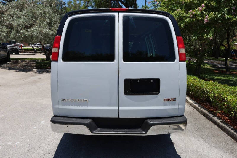 2017 GMC Savana 2500