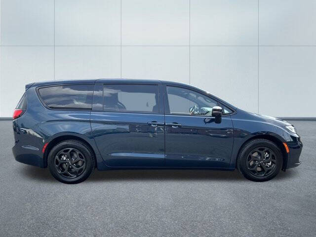 2024 Chrysler Pacifica Plug-In Hybrid
