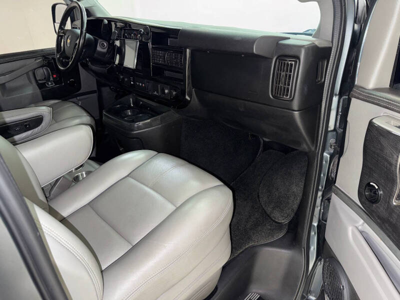 2017 Chevrolet Express 2500