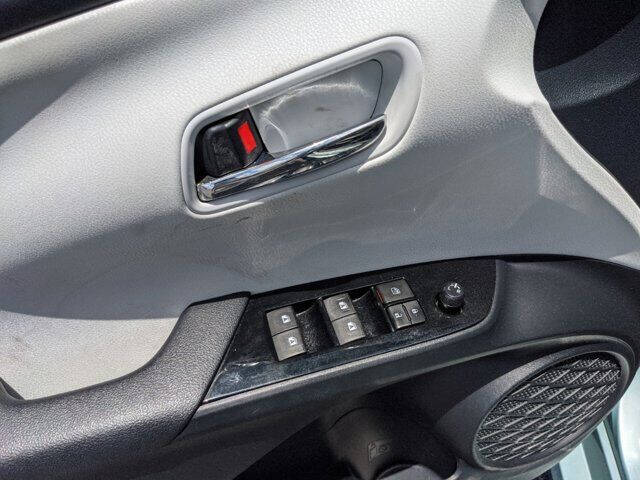2016 Toyota Prius 14