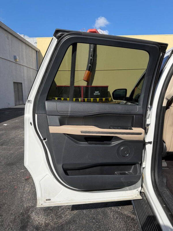 2023 Ford Expedition MAX XLT