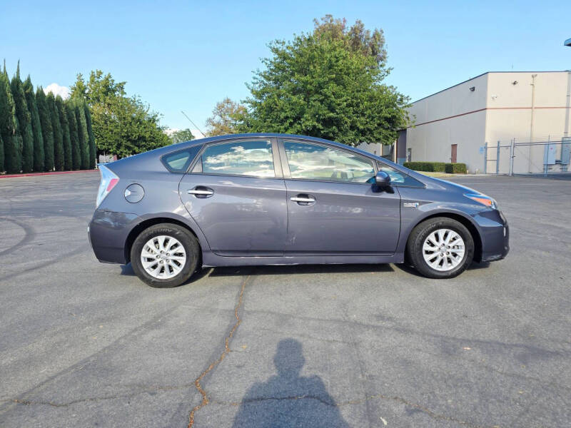 2014 Toyota Prius Plug-in Hybrid
