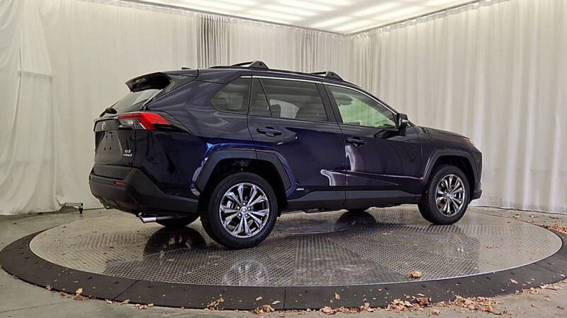 2022 Toyota RAV4 Hybrid XLE Premium