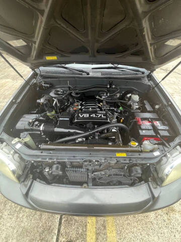 2005 Toyota Sequoia SR5