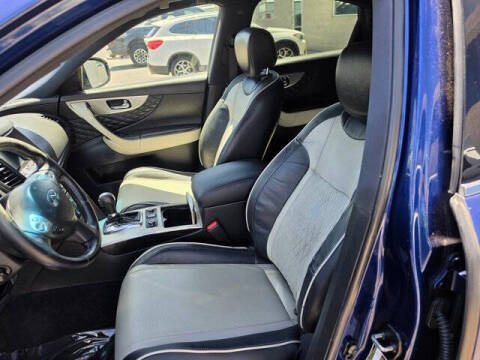 2017 Infiniti QX70