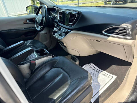 2017 Chrysler Pacifica Touring-L Plus