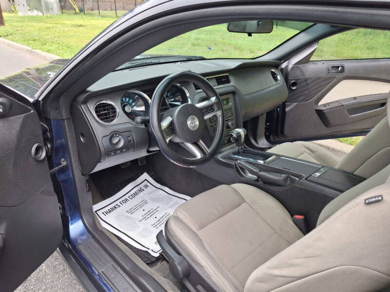 2012 Ford Mustang V6