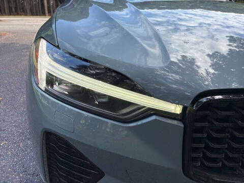 2023 Volvo XC60 B5 Plus Dark Theme