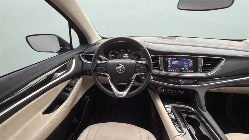 2022 Buick Enclave Essence
