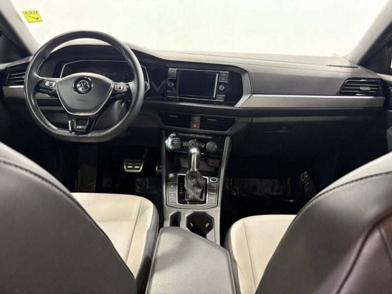 2019 Volkswagen Jetta R-Line