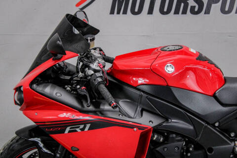 2014 Yamaha YZF-R1