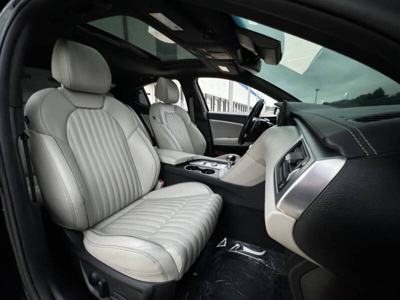 2023 Genesis G70 2.0T