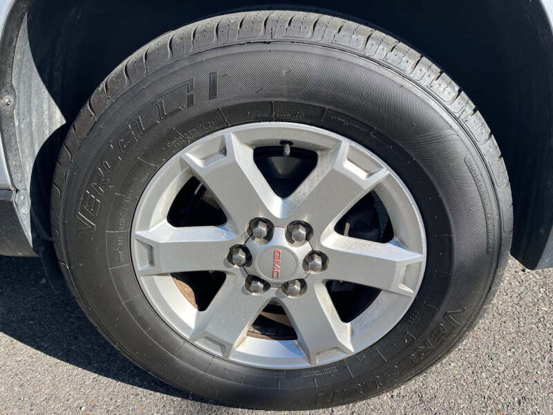 2016 GMC Acadia SLE-2