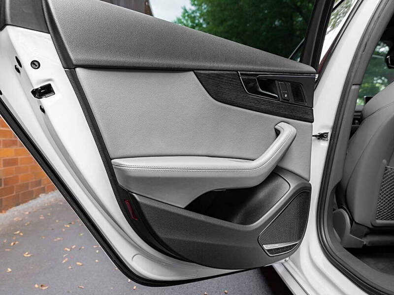 2018 Audi A4 2.0T quattro Prestige