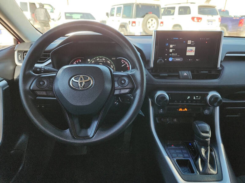 2023 Toyota RAV4 LE