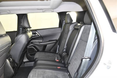 2024 Mitsubishi Outlander PHEV SE