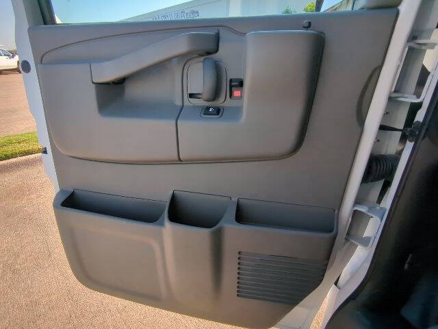 2025 Chevrolet Express 2500