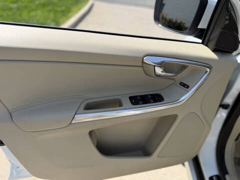 2016 Volvo XC60 T6 Platinum