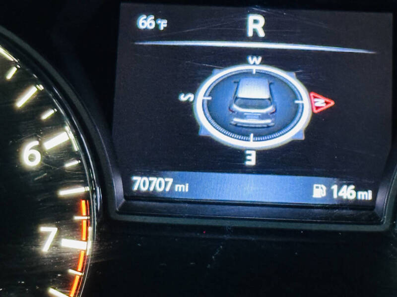 2017 Nissan Pathfinder SL