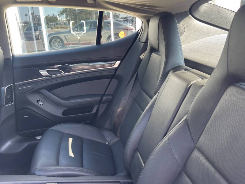 2011 Porsche Panamera 4