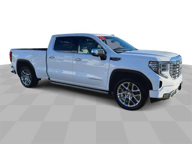 Used 2023 GMC Sierra 1500 Denali Denali with VIN 1GTUUGEL6PZ122885 for sale in Waterloo, IA