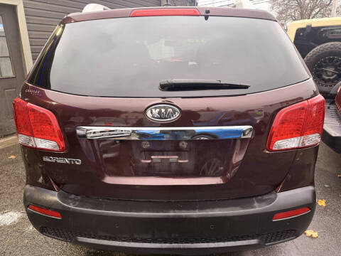 2011 Kia Sorento LX