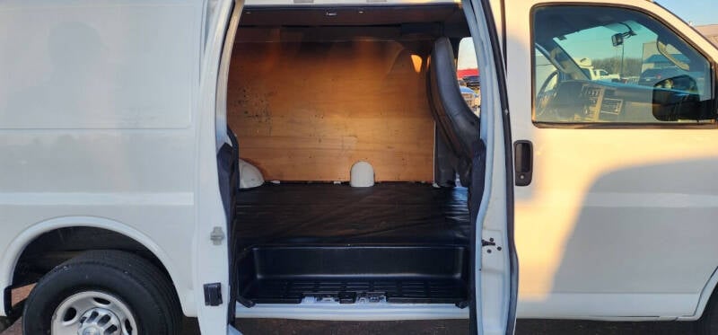 2020 Chevrolet Express Cargo Work Van photo 17