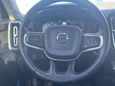 2021 Volvo XC40 T4 Momentum