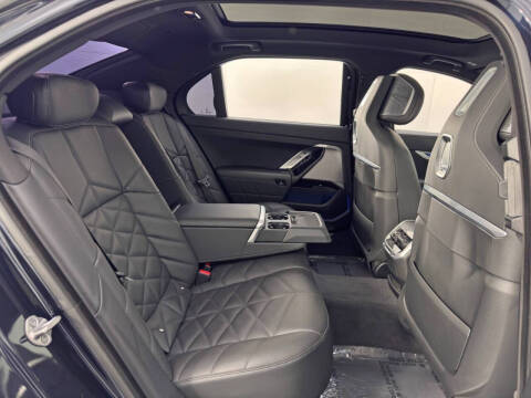 2023 BMW 7 Series 740i