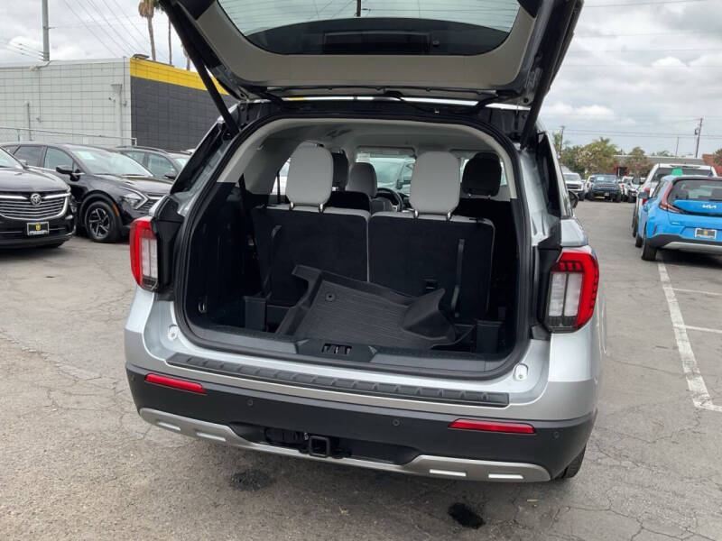 2025 Ford Explorer Active