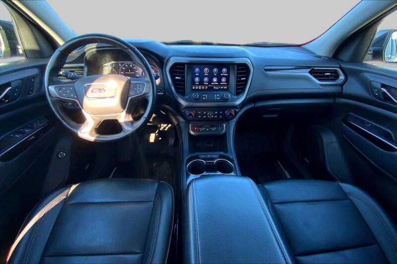 2023 GMC Acadia AT4