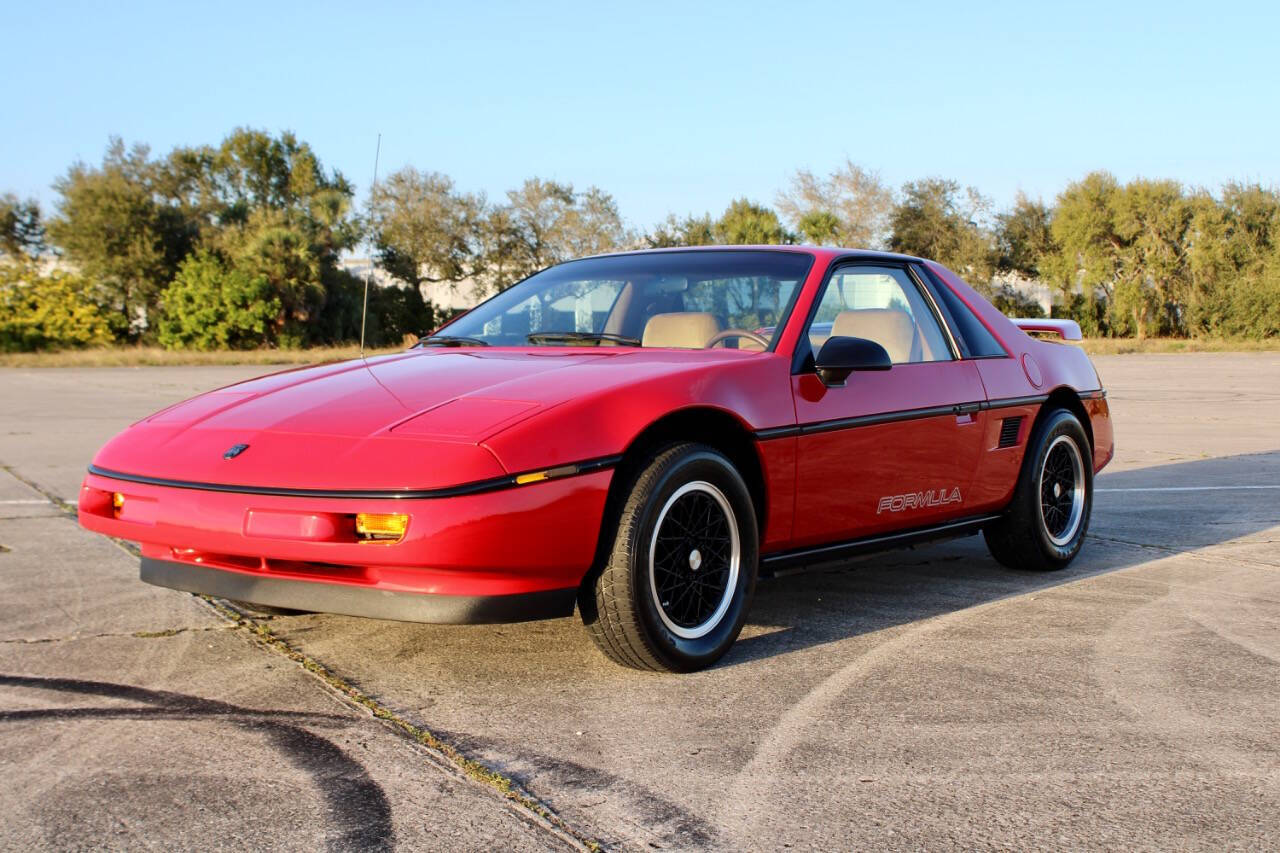 1988 Pontiac Fiero 2