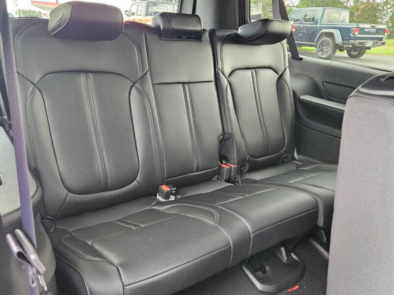 2025 Jeep Wagoneer L