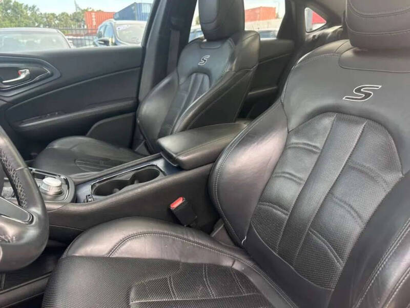 2015 Chrysler 200 S