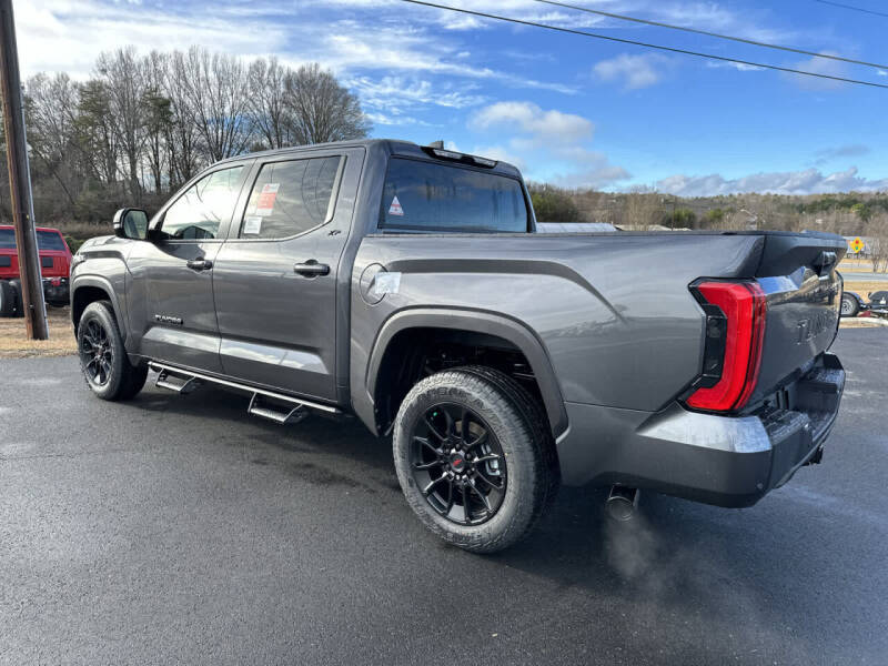 2024 Toyota Tundra SR5