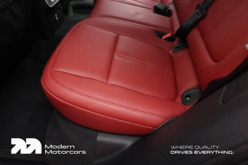 2025 Porsche Macan S