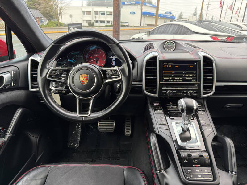 2016 Porsche Cayenne GTS