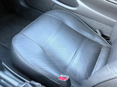 2004 Ford Mustang Deluxe