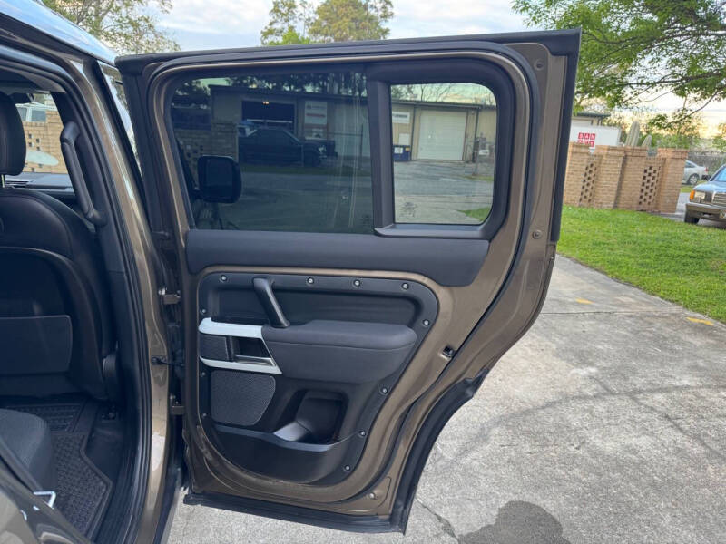 2020 Land Rover Defender 110 SE