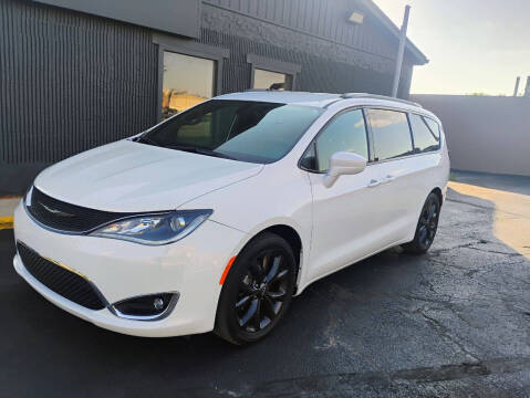 2018 Chrysler Pacifica Touring Plus