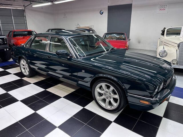 2001 Jaguar XJ Series XJR's photo