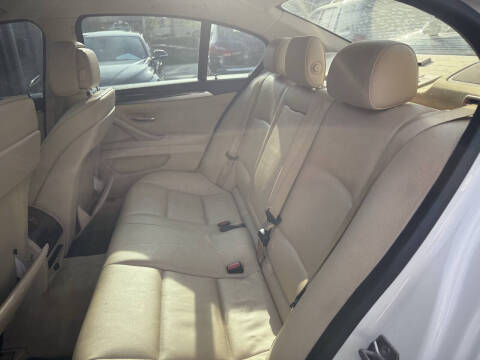 2013 BMW 5 Series 528i