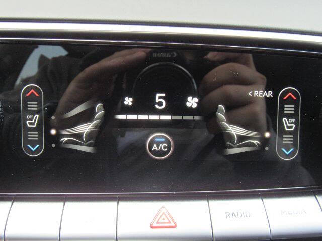 2022 Genesis GV70 2.5T Standard